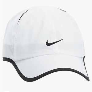 Nike Featherlight Dry-Fit Hat